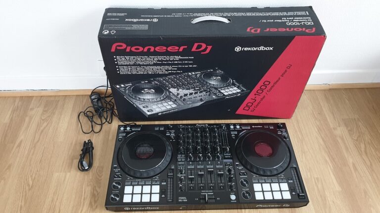 N2 (#ID:1733-1729-medium_large)  Pioneer DDJ 1000, Pioneer DDJ 1000SRT DJ Controller , Pioneer DJ XDJ-RX3,  Pioneer Cdj-3000, Pioneer Cdj 2000 NXS2, Pioneer Djm 900 NXS2, Pioneer DJ DJM-S11, Yamaha PSR-SX900 , Yamaha Genos 76-Key ,Korg Pa4X 76 , Korg Kronos 61 , Korg PA-1000, Yamaha PSR-SX700 della categoria Elettronica e che è dentro Trieste, new, 700, con ID unico - Riepilogo di immagini, foto, fotografie e supporti visivi corrispondenti all'annuncio #ID:1733