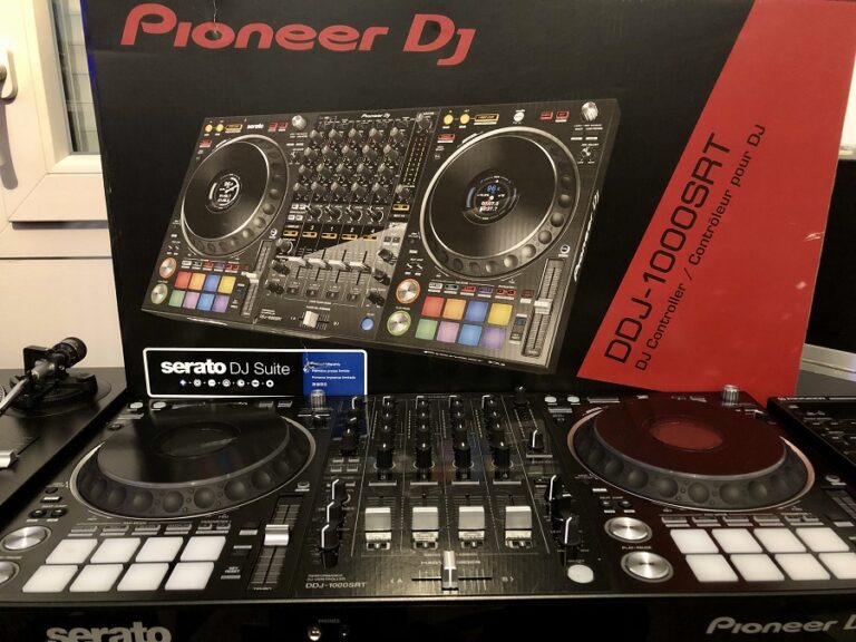 N1 (#ID:1733-1728-medium_large)  Pioneer DDJ 1000, Pioneer DDJ 1000SRT DJ Controller , Pioneer DJ XDJ-RX3,  Pioneer Cdj-3000, Pioneer Cdj 2000 NXS2, Pioneer Djm 900 NXS2, Pioneer DJ DJM-S11, Yamaha PSR-SX900 , Yamaha Genos 76-Key ,Korg Pa4X 76 , Korg Kronos 61 , Korg PA-1000, Yamaha PSR-SX700 della categoria Elettronica e che è dentro Trieste, new, 700, con ID unico - Riepilogo di immagini, foto, fotografie e supporti visivi corrispondenti all'annuncio #ID:1733